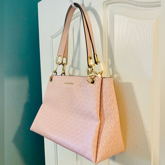 🎉 SALE 🎉 NWT! Michael Kors Dark Powder Blush Trisha Large Logo Shoulder Bag - Picture 4 of 17